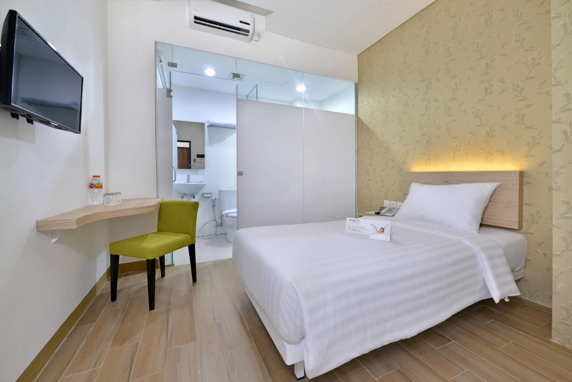 Whiz Hotel Falatehan Джакарта Екстериор снимка