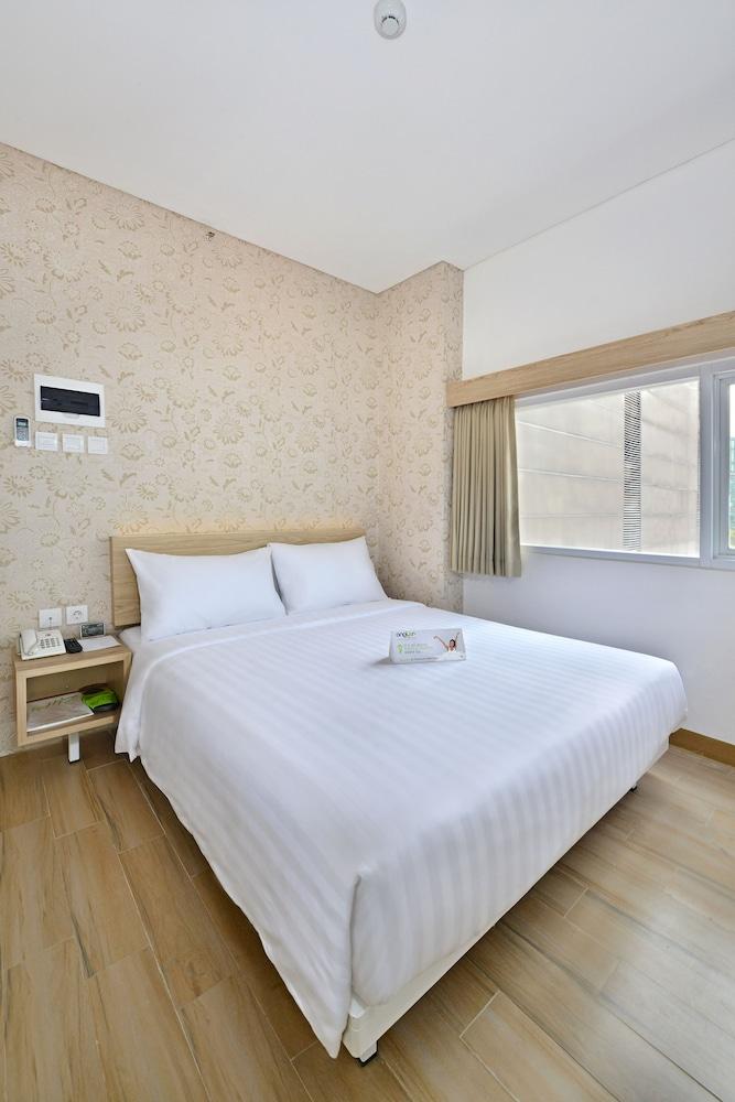 Whiz Hotel Falatehan Джакарта Екстериор снимка