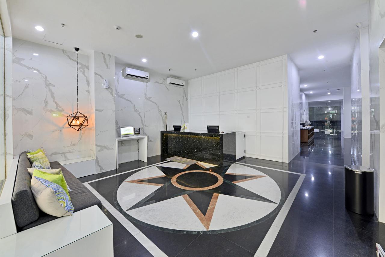 Whiz Hotel Falatehan Джакарта Екстериор снимка