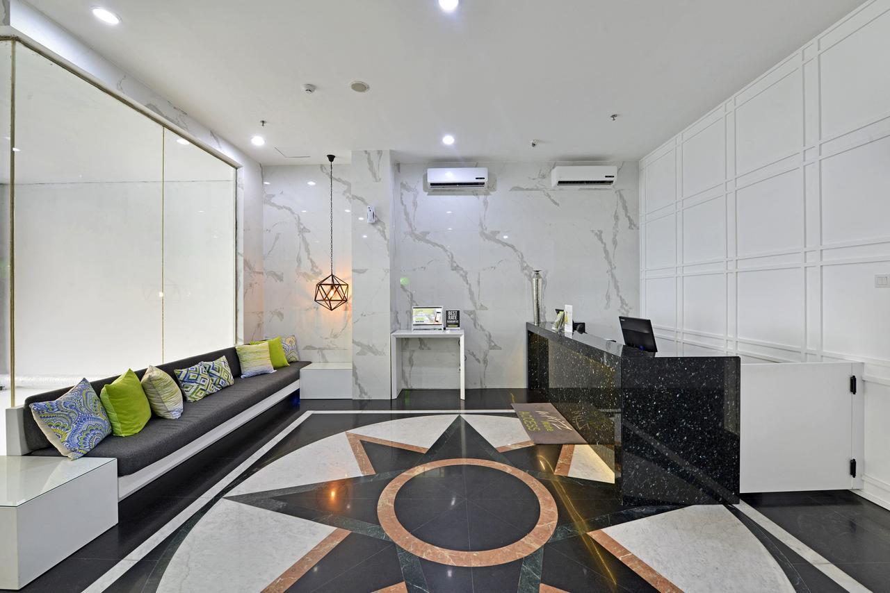 Whiz Hotel Falatehan Джакарта Екстериор снимка