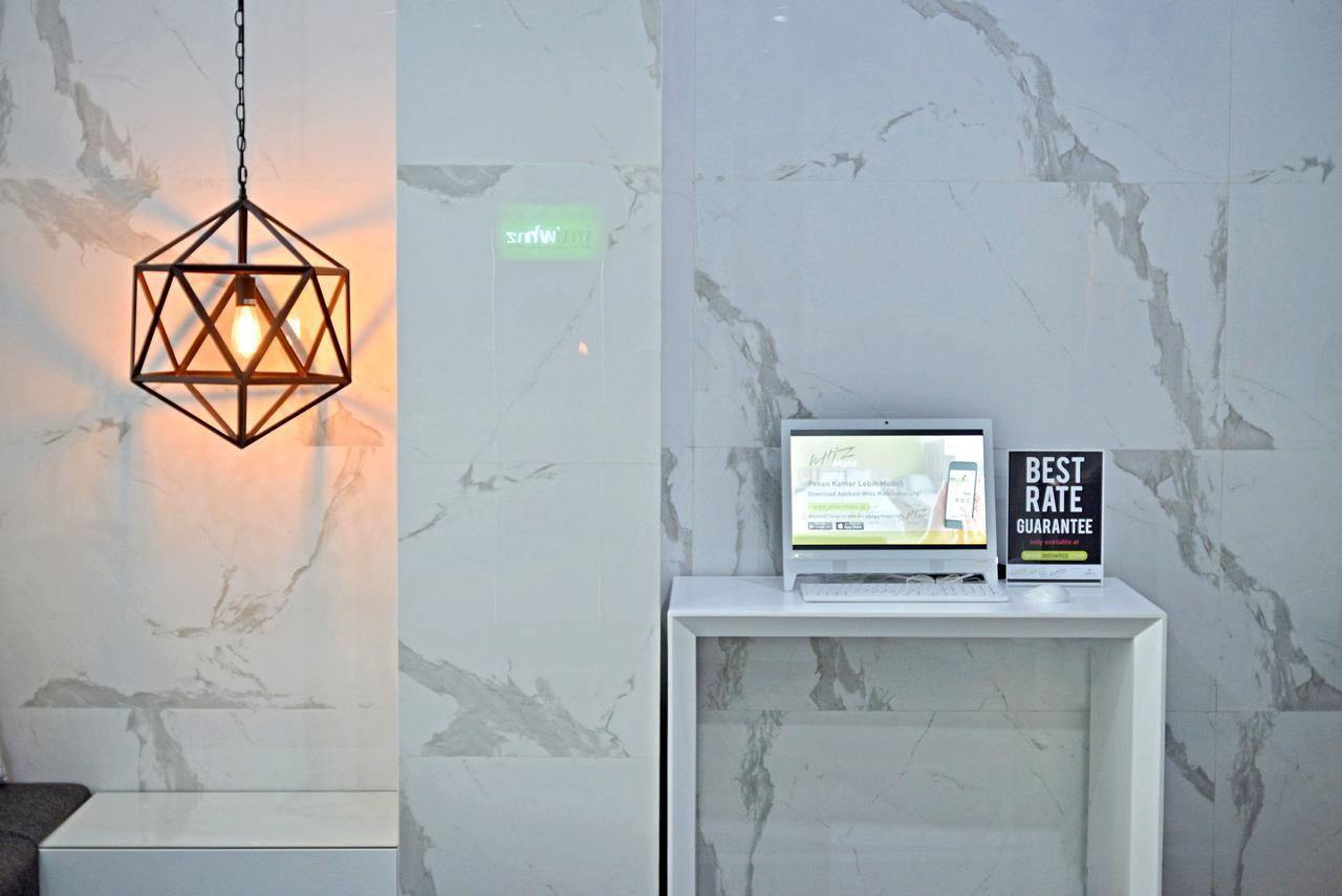 Whiz Hotel Falatehan Джакарта Екстериор снимка