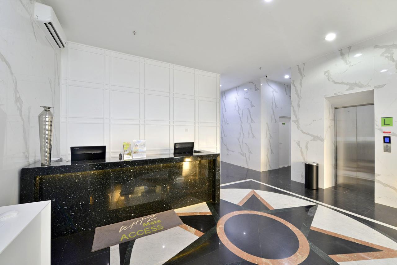 Whiz Hotel Falatehan Джакарта Екстериор снимка