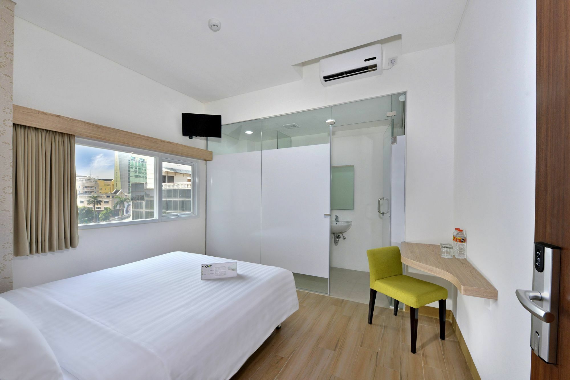 Whiz Hotel Falatehan Джакарта Екстериор снимка
