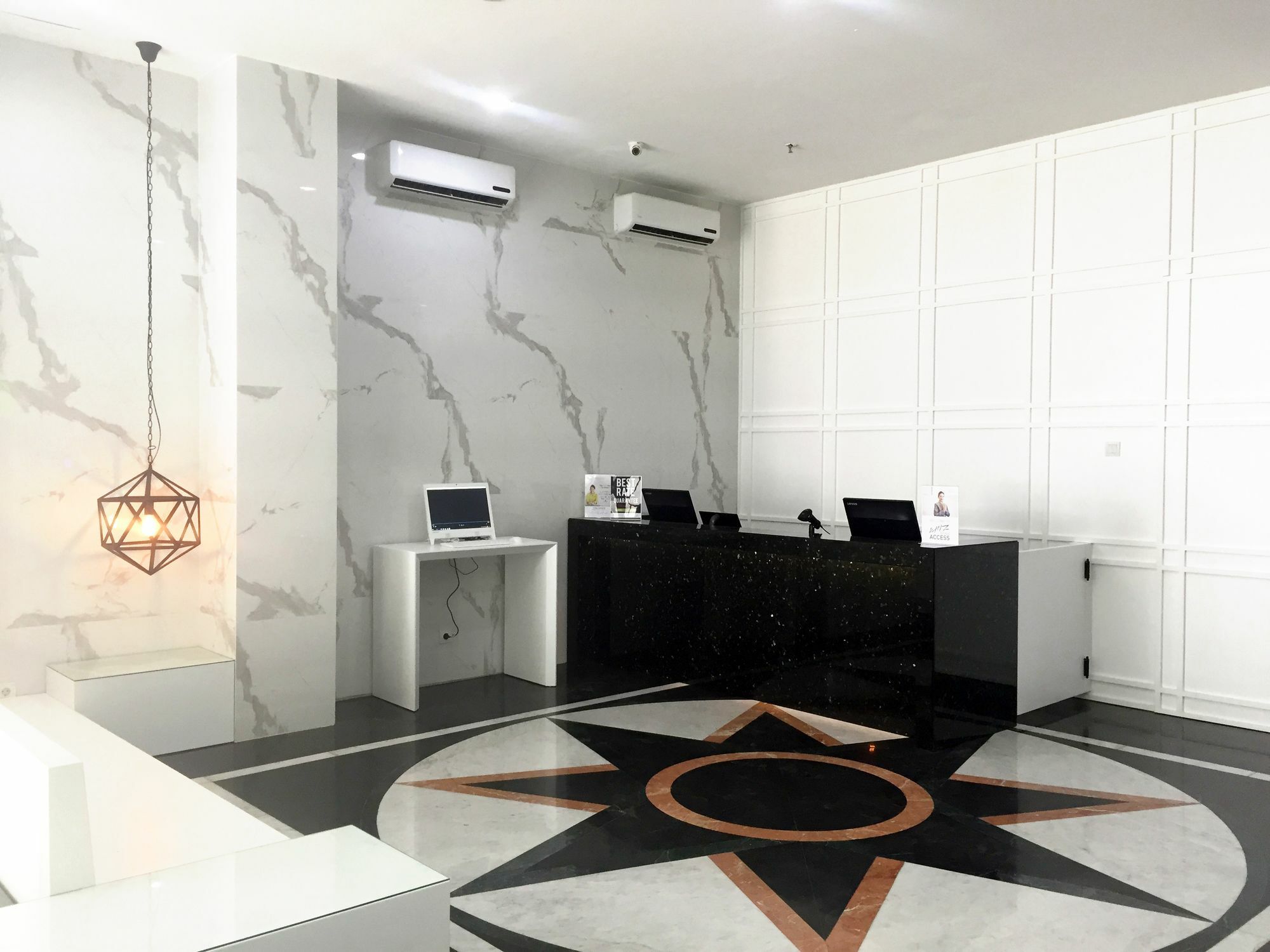 Whiz Hotel Falatehan Джакарта Екстериор снимка